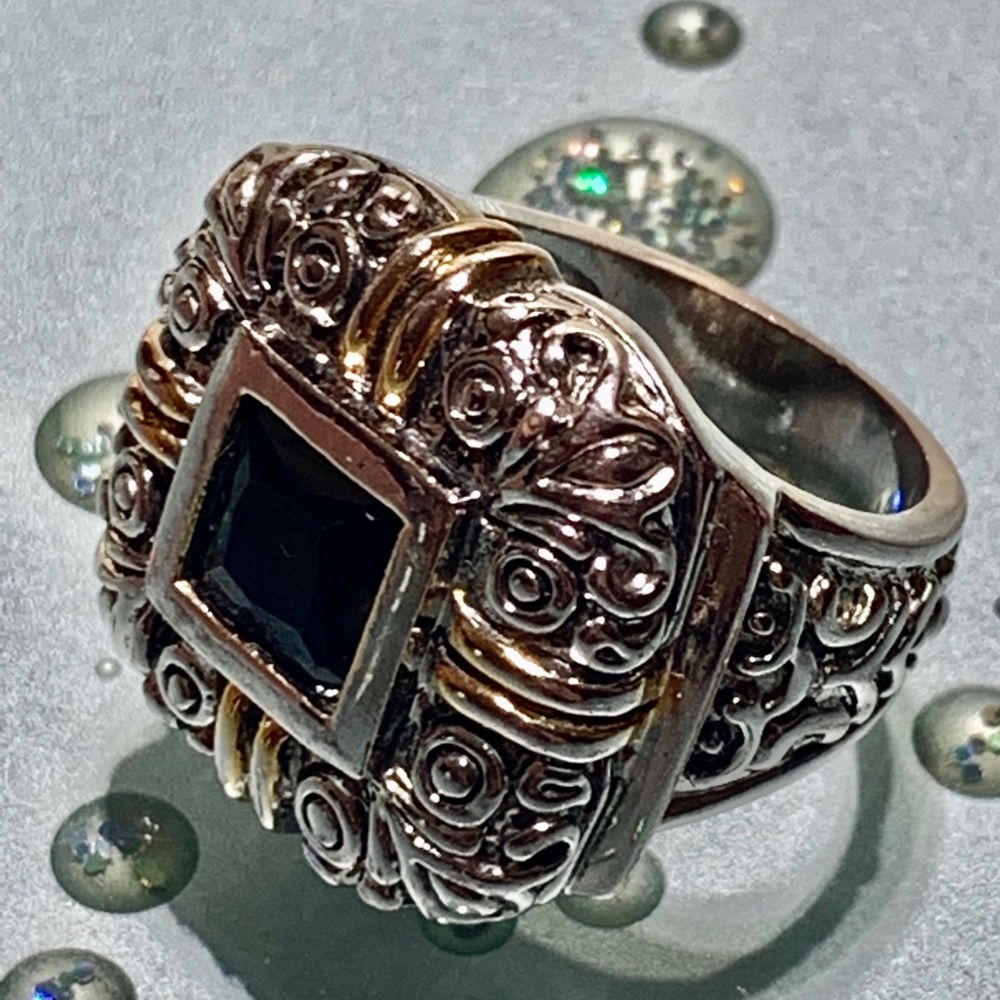 Men’s SIZE 8 925 SILVER  PINKY RING   CZ STONE